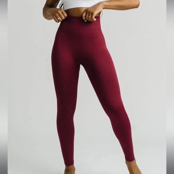 Apex 7/8 Legging: Scarlet
